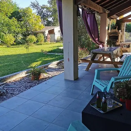 Villa Grande Maison, Piscine Et Poele A Bois , A *