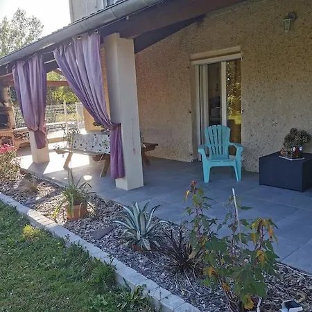 Grande Maison, Piscine Et Poele A Bois , A Villa Soual