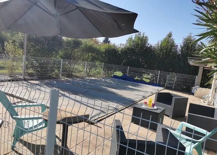 Вилла Grande Maison, Piscine Et Poele A Bois , A Soual